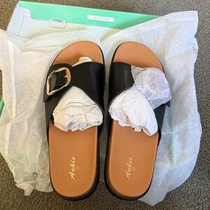 Ankis Timeless Classic Slides, Gold-Tone Buckles. New in Box! Black. Size 11